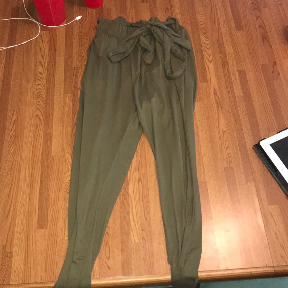 army green super cute pants
